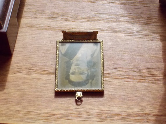 vintage miniature pendant picture frame - image 4