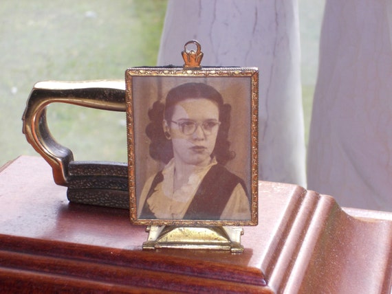 vintage miniature pendant picture frame - image 1
