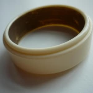 Vintage Creamy/White Carved Bakelite Chunky Bangle Bracelet