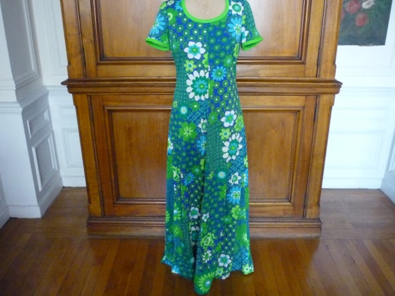 Fabulous Vintage Plymouth New York 1960 Mod Maxi Floral Print