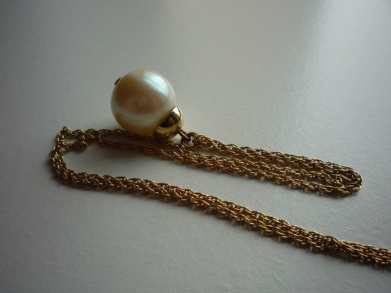 Vintage Old Stock Gold Tone White Pearl Pendant N… - image 6