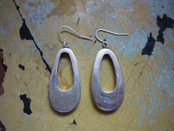 Vintage Sterling Silver Oval Hoop Dangling Earrin… - image 5