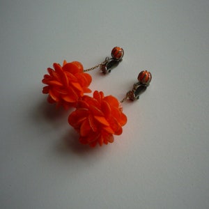 Vintage 1960's Bright Orange Large Mod Plastic Floral Ball Statement Dangling Clip On Earrings