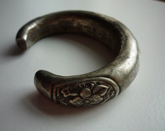 Antique Tuareg Islamic North African Carved Silver Rattle Cuff Bracelet