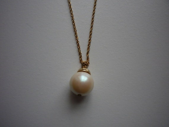 Vintage Old Stock Gold Tone White Pearl Pendant N… - image 9