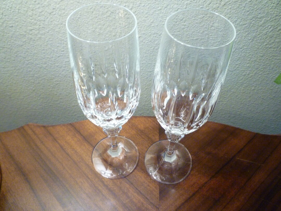 CHAMPAGNE FLUTES. Schottzwiesel German CRYSTAL. Set 2 Toasting / Champagne Flutes. 2 Sets