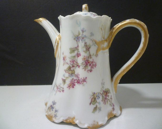 HAVILAND LIMOGES TEAPOT / Chocolate / Coffee Pot. Vintage Limoges