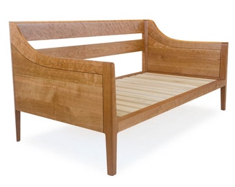 Cuvée Daybed - Sculpted Solid Wood Bed, Guest Bed, Child's Bed, Day Bed, Sofa Bed - Cuvee Daybed - Mid Century Day Bed