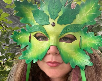 Máscara de mascarada de cuero de hombre verde personalizada - Máscara pintada a medida, de cuero rígido, lista para usar o exhibir