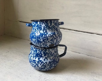 Enamelware Cream and Sugar (TRE) Enamelware Cream and Sugar (TRE)