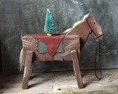 RESERVIERT für H - Volkskunst Pferdeskulptur | Vintage rustikal Primitive Pferd | Dekor-Kabine | Zeitgenössische Fundstück Assemblage Kunst