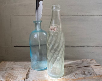 Vintage Pepsi Cola Glass Bottle, 1960 Pepsi Cola Bottle, Pepsi Cola Soda Bottle, 1960 Pepsi-Cola Canada, Man Cave, Prop