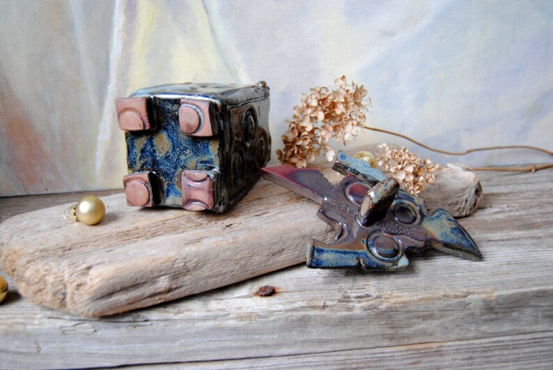 Hand Built Pottery Box Ceramic Abstract Vessel Treasure Box Etsy