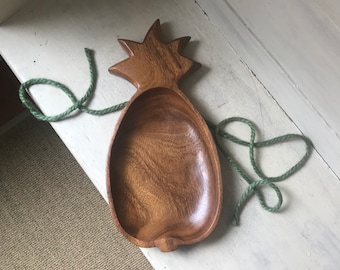 Carved Wooden Pineapple Tray, Vintage Teak Tray, Key Tray, Fruit Bowl, Trinket Tray Catch All, Retro Decor