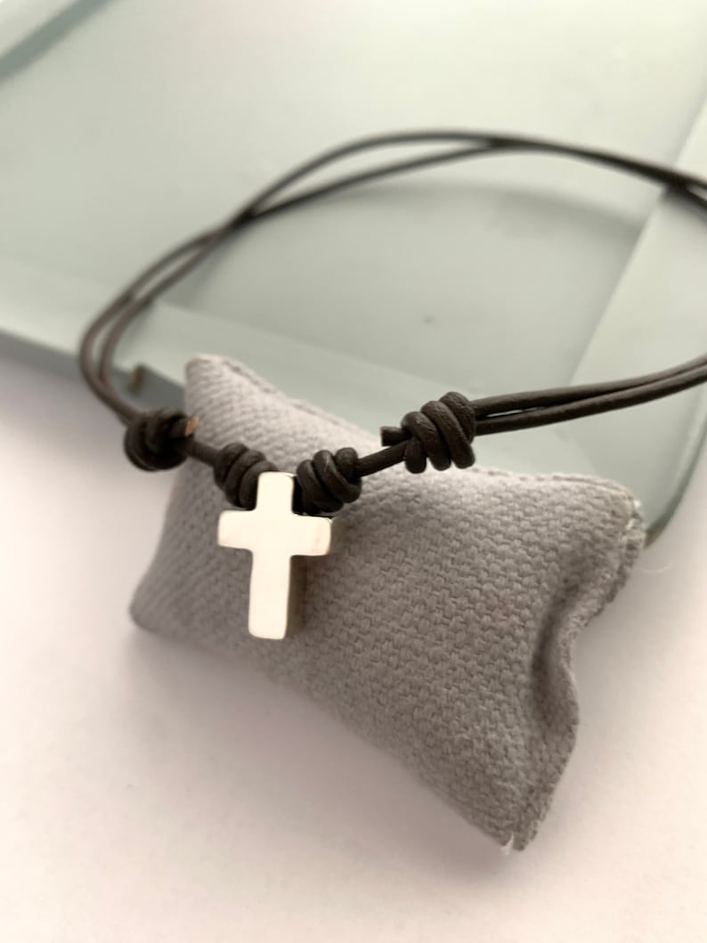 Regalo Primera Comunión/ Collar cruz latina pequeña con cuero/ plata mexicana/ ROMA imagen 3