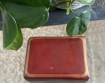 Caja de tocador de cuero italiano vintage: un toque de elegancia del viejo mundo.