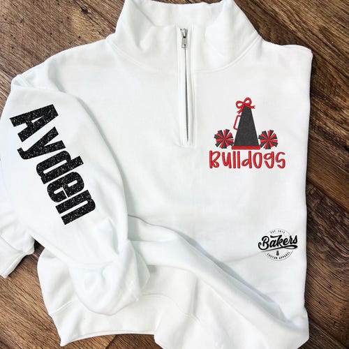 Pull avec fermeture éclair quart de mascotte Cheer avec nom sur la manche en paillettes - Pull Cheer personnalisé - Pull Cheer