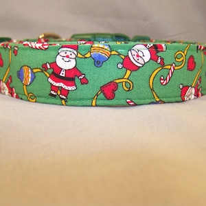Santa Claus on Green Christmas Dog Collar
