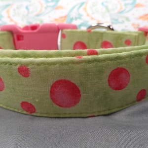 Cool Dog Collar Color, Pink Polka Dots on Green, Girl Dog Collar
