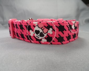 Skull Dog Collar for Girls, Cute Skulls on Hot Pink Houndstooth