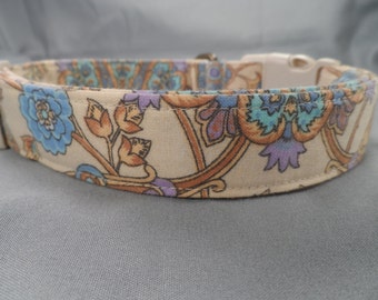 Blue and Lilac Flower Scroll on Cream Dog Collar