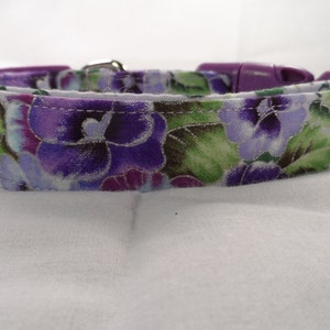Pansy Dog Collar, Lilac and Purple Pansy Girl Dog Collar