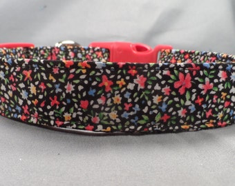 Cheerful Little Flowers on Black Dog Collar