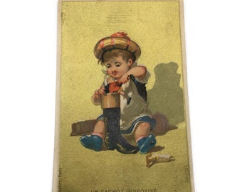 Antieke Franse Chromo Trade Card, Boy Boot Toy, een geïmproviseerde gevangenis