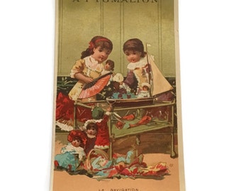 RESERVIERT FÜR LEE Antike französische Werbe-Chromo-Handelskarte – Mädchenpuppen