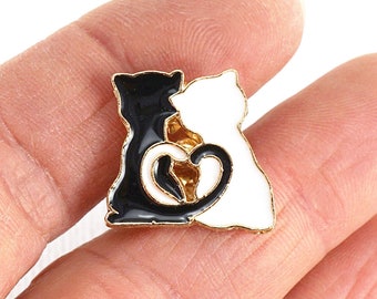 ON VACATION Cute Black/White Cat Pin Brooch, Pet Kitten Brooch, Cartoon Cat Brooch, Black and Gold Enamel Pin, Gift for Cat Lover