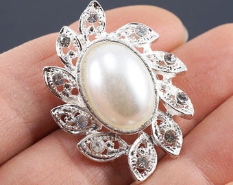 ON VACATION Old-fashioned Vintage Brooch, Silver Filigree Pin with Faux Pearl Cabochon, Retro Jewelry