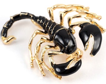 IN VACANZA Spilla scorpione inquietante, spilla scorpione dorata, spilla smaltata nera, spilla vintage, spilla da bavero scorpione nero uomo