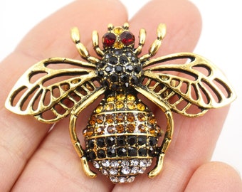 ON VACATION Golden rhinestone bee brooch, bumble bee Gold bee pin, crystal bee brooch, bumble bee pin, insect jewelry, vintage