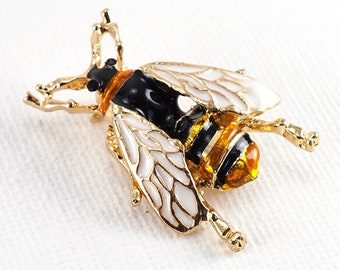 ON VACATION Detailed Small Bee Brooch, Vintage Bee Pin, Enamel Insect Brooch, Gold Bee Pin, Insect Jewelry, Vintage brooch Pin