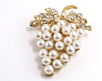 ON VACATION Exquisite White Pearl Grapes Brooch Pin, Tiny Rhinestones, Gold Vintage Wedding Brooch