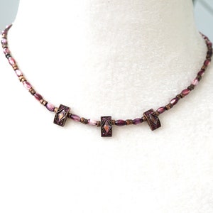 Dünne Rosa Katzen Augen Perlen Kupfer Halskette, Ethno Tribal Vintage 70er Jahre Schmuck