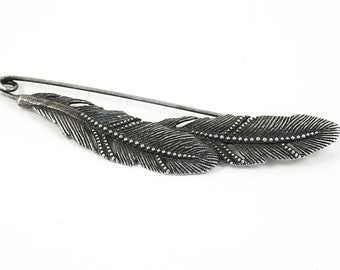 ON VACATION Dark Silver Feather Shawl Pin, Art Deco Vintage Brooch, Long Brooch Pin Gray Silver Metal Brooch Fashion Scarf Pin