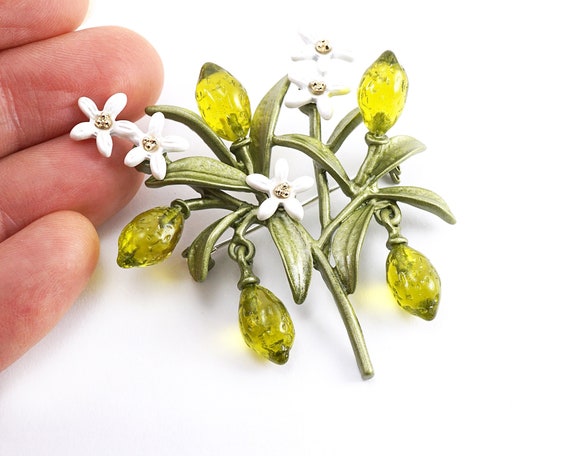 ON VACATION Exquisite Lemon Lime Brooch, Flowerin… - image 1