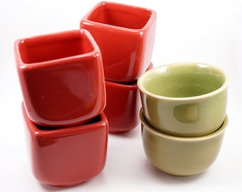 ON VACATION Set of 2 Tea Cups, Vintage Pottery, Red or Green, Japanese Tea Cups, Geometric Modern Kitchen Decor Modern tumbler cup