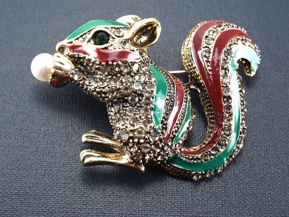 Vintage Squirrel Brooch, Enameled Squirrel Pin with White Pearl, Woodland Animal Brooch Pendant