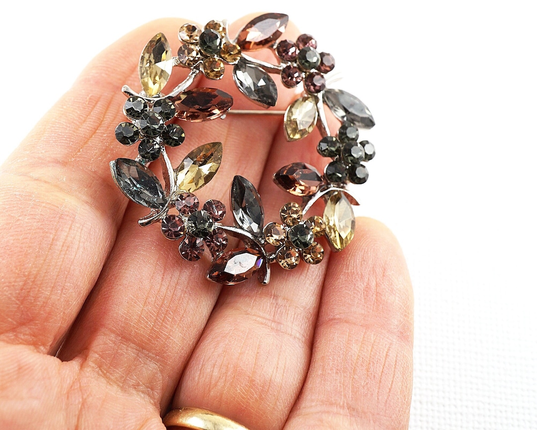 Broche Vintage Couleur Argent - Forme Couronne Ronde Avec Cristaux | Sans Marque