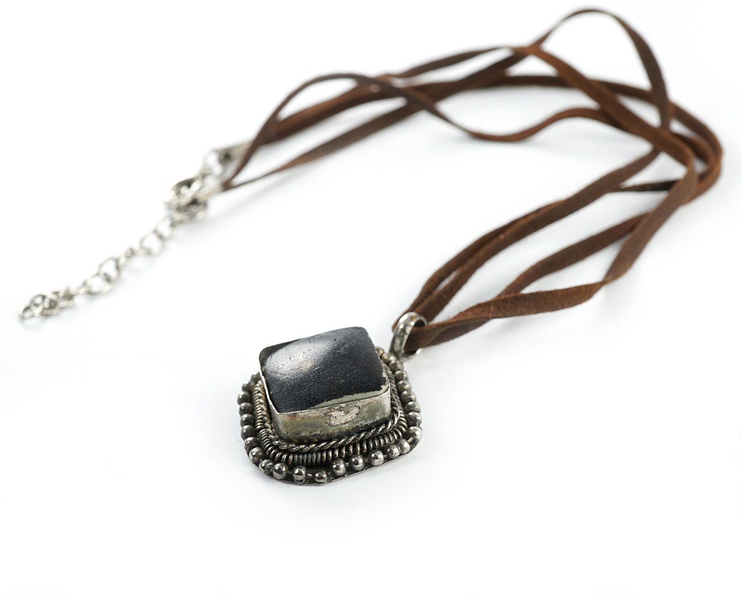 ネックレス・ペンダント [NUMBERING]Ribbon Leather Necklace LEMAIRE | Molded Tape Leather Necklace | Women | Lane Crawford