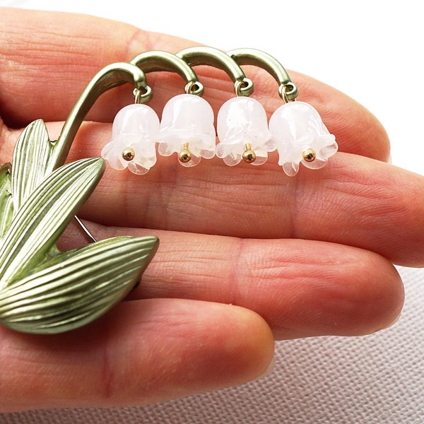 ON VACATION Exquisite Lily of the Valley Flower Brooch, White Glass Dangle Bell, Green Botanical Pin, Vintage Jewelry