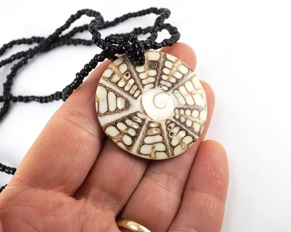 ON VACATION Round Shell Pendant Necklace, Earthy … - image 4