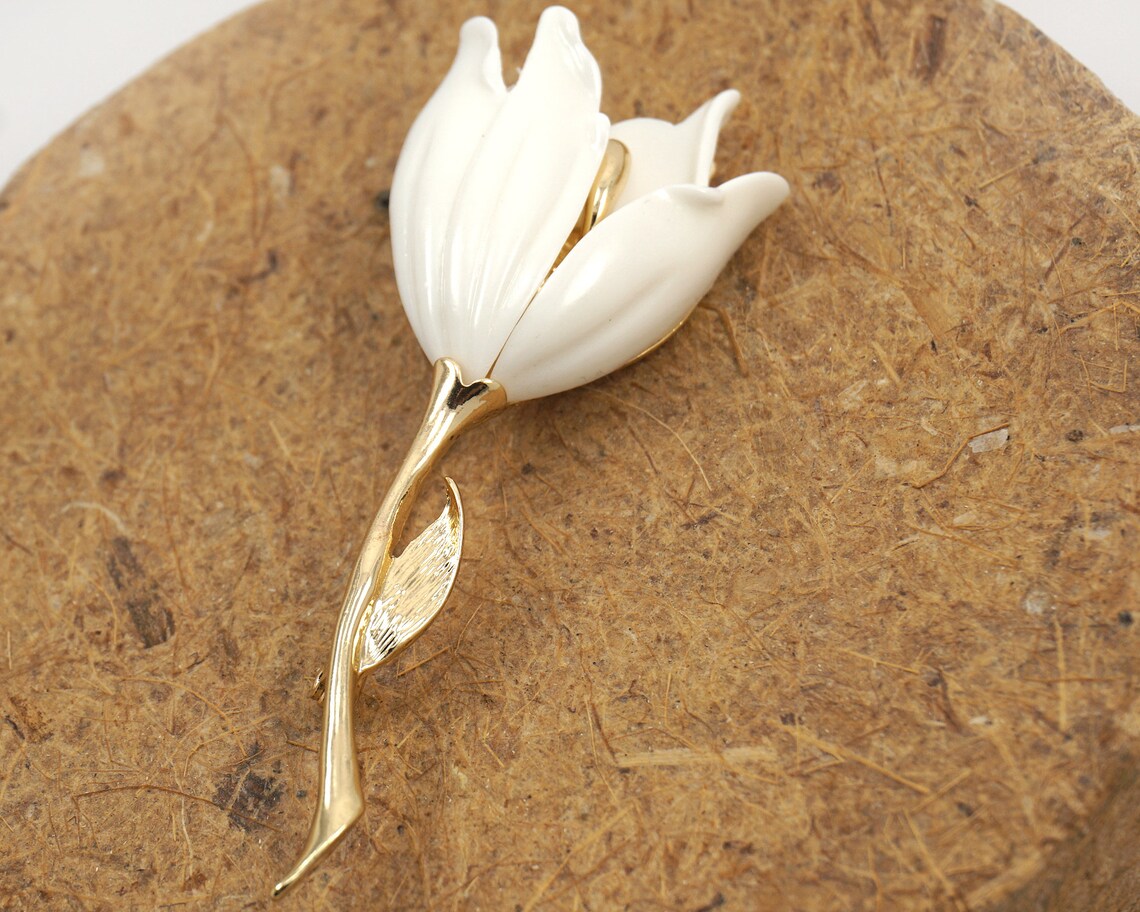 Cream White Flower brooch Large Antique Gold brooch White | Etsy