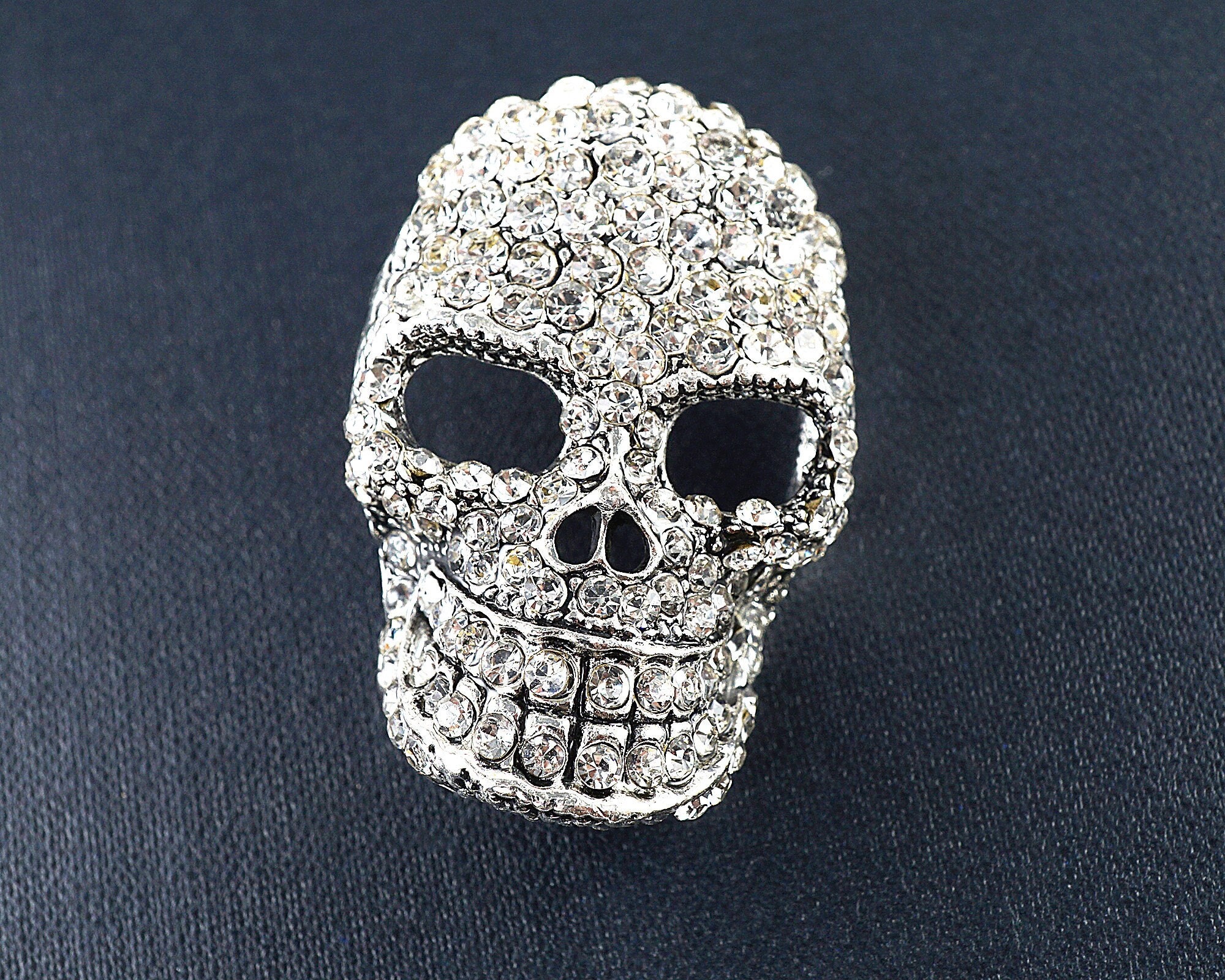Rhinestone Skull Brooch Sparkling Skeleton Pin Silver Gray Badge Women  Brooches