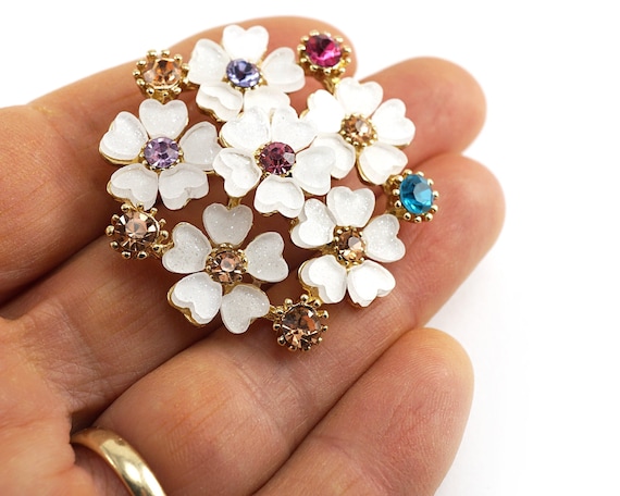 Tiny brooches deals