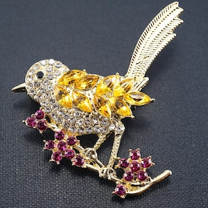 小さなカラフルな鳥のブローチ、小さな金色の鳥のピン、黄色とピンクのクリスタルラインストーンブローチ、ヴィンテージブローチ、彼、彼女、男性、女性へのギフト