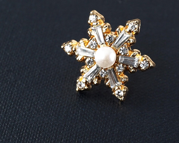 Tiny Gold Snowflake Pin, Small Star Pin Brooch, C… - image 1