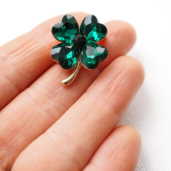 Cadeau de la Saint-Patrick, petite broche trèfle à 4 feuilles vert émeraude, trèfle irlandais porte-bonheur, cristaux coeur vintage